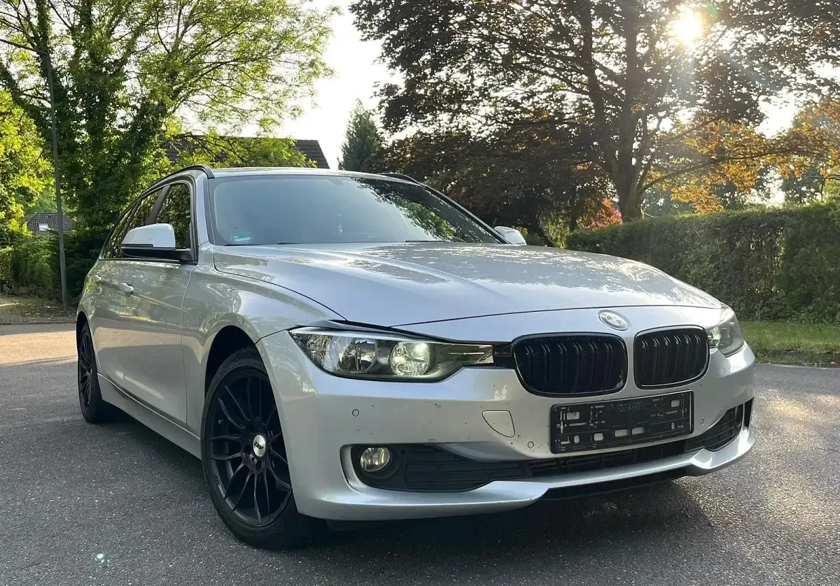 Gebraucht BMW 318 143 PS (105 kW) 2014 Silber Kombi