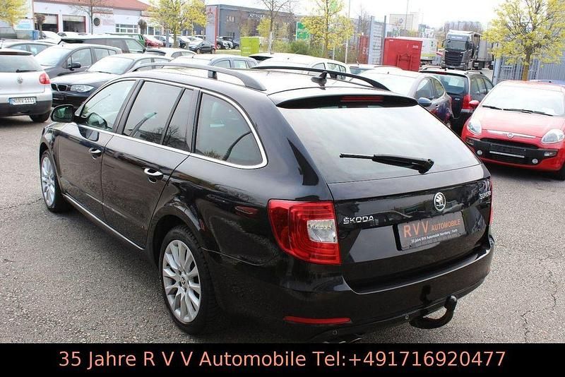 Gebraucht Skoda Superb Exclusive 170 PS (125 kW) 2014 Schwarz Kombi