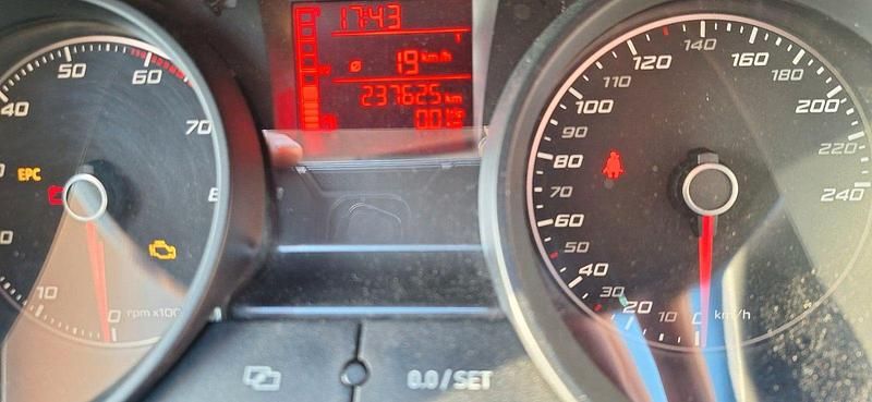 Gebraucht Seat Ibiza SC Reference 69 PS (50 kW) 2012 Rot Kleinwagen