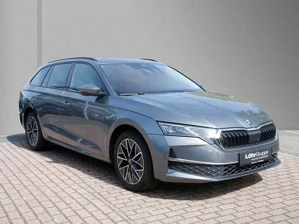 Gebraucht Skoda Octavia Tour 150 PS (110 kW) 2025 Graphitegrau metallic Kombi