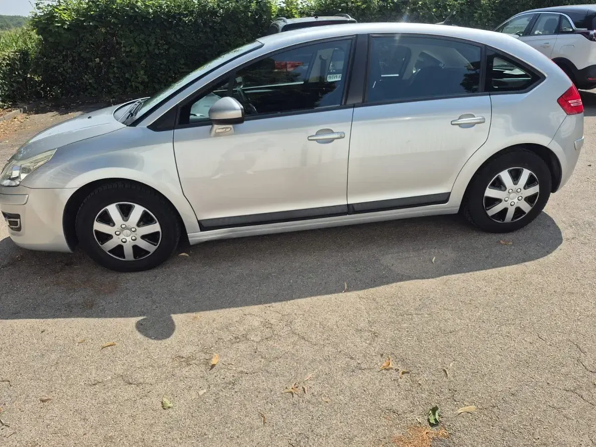 Gebraucht Citroën C4 88 PS (64 kW) 2009 Silber Limousine