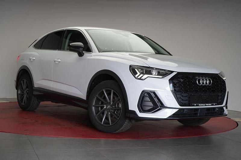Weiß Gebraucht 2020 Audi Q3 Sportback Sport SUV | 25.990 € (Guter Preis) - Bild 1/4
