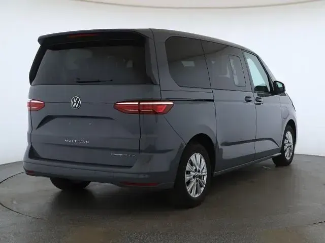 Gebraucht VW Multivan Life 245 PS (180 kW) 2025 Grau Van / Kleinbus