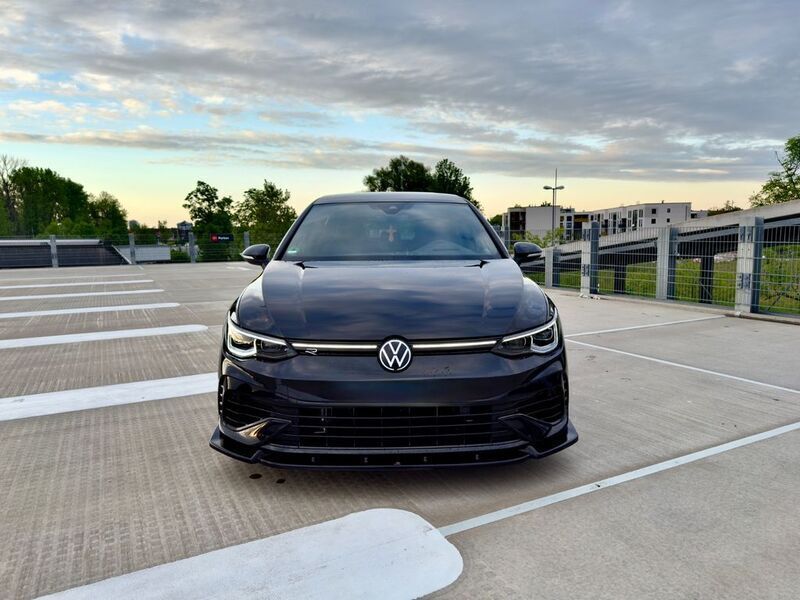 Schwarz Gebraucht 2023 VW Golf VIII Design Limousine | 49.800 € - Bild 1/4