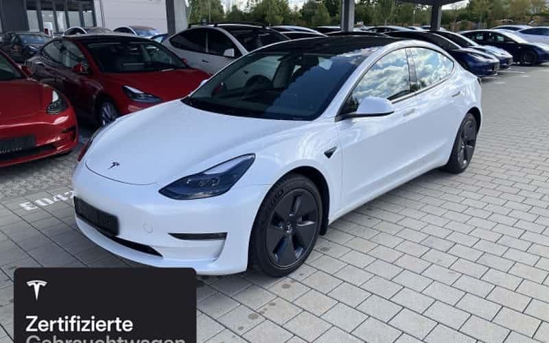 Weiß Gebraucht 2021 Tesla Model 3 Long Range RWD Limousine | 29.600 € (Teuer) - Bild 1/4