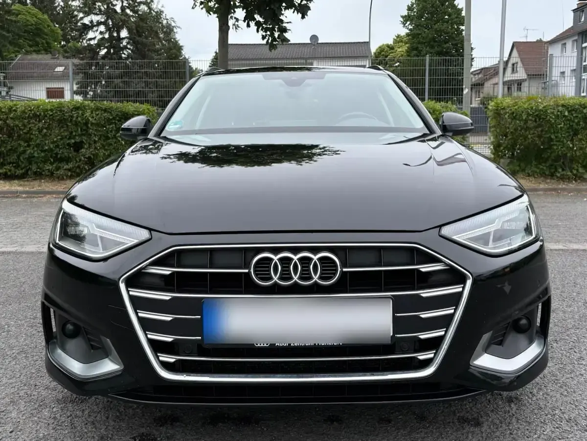 Gebraucht Audi A4 Advanced 190 PS (139 kW) 2020 Schwarz Kombi