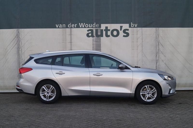 Gebraucht Ford Focus Trend 124 PS (91 kW) 2021 Grau Kombi