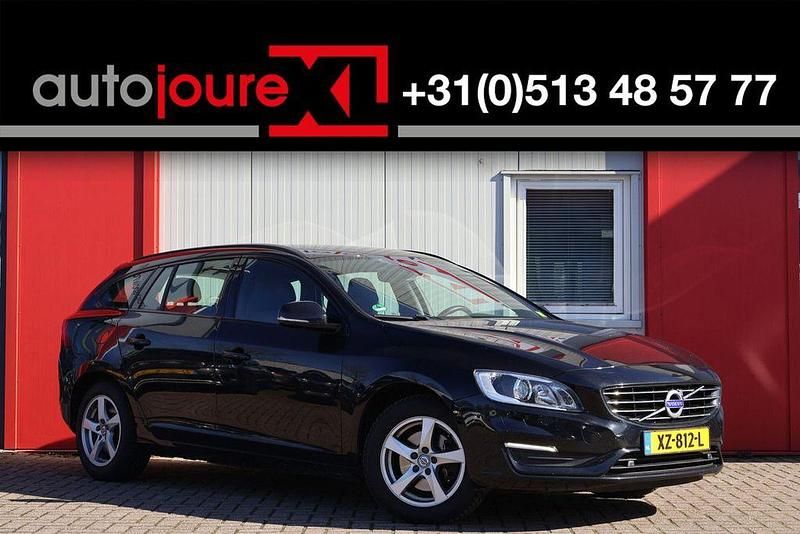 Gebraucht Volvo V60 Summum 190 PS (139 kW) 2018 Schwarz Kombi
