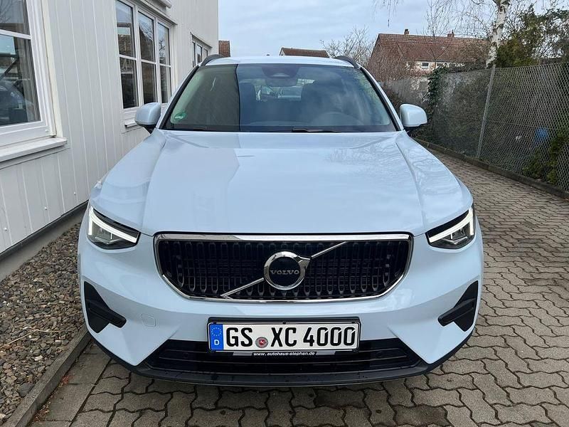 Gebraucht Volvo XC40 163 PS (119 kW) 2026 Blau SUV