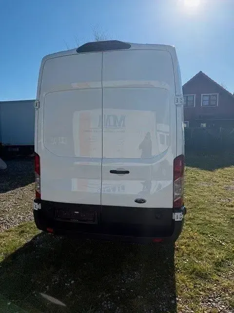 Używany Ford Transit Trend 131 KM (96 kW) 2022 Biały Minivan