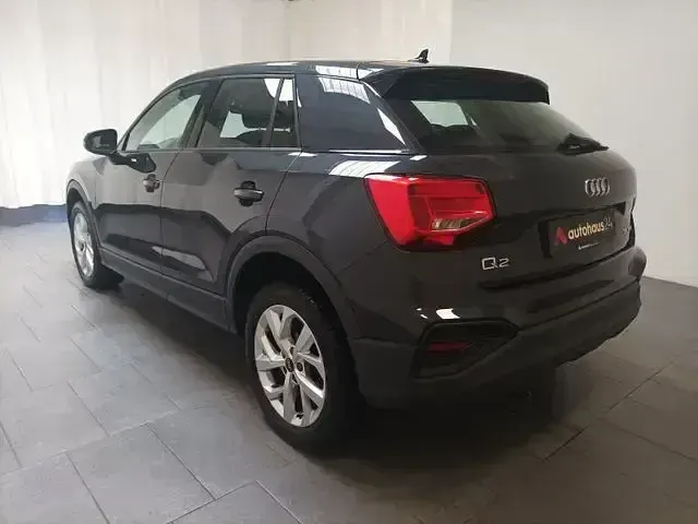 Gebraucht Audi Q2 Basis 150 PS (110 kW) 2023 Grau SUV