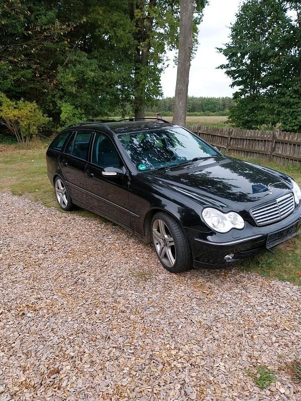 Schwarz Gebraucht 2001 Mercedes 320 Kombi | 3.999 € - Bild 1/4