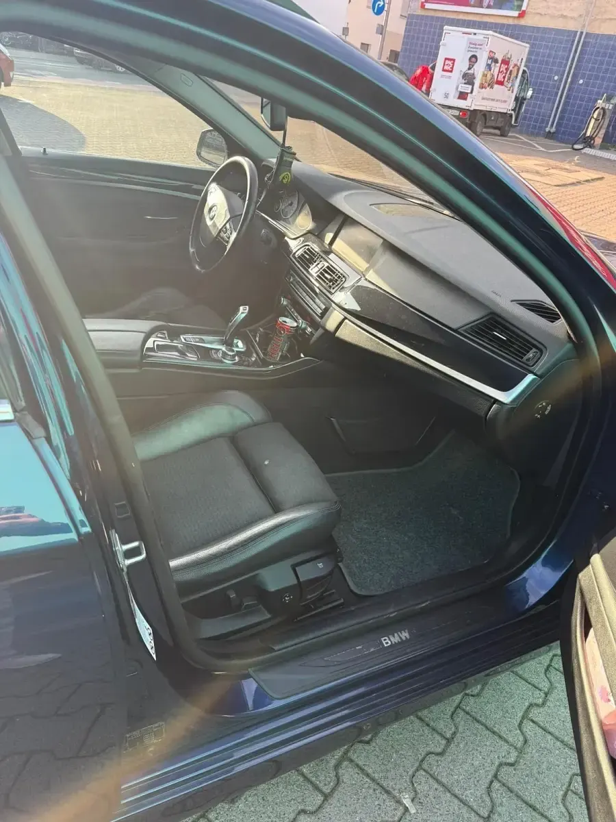 Gebraucht BMW 520 184 PS (135 kW) 2011 Blau Kombi