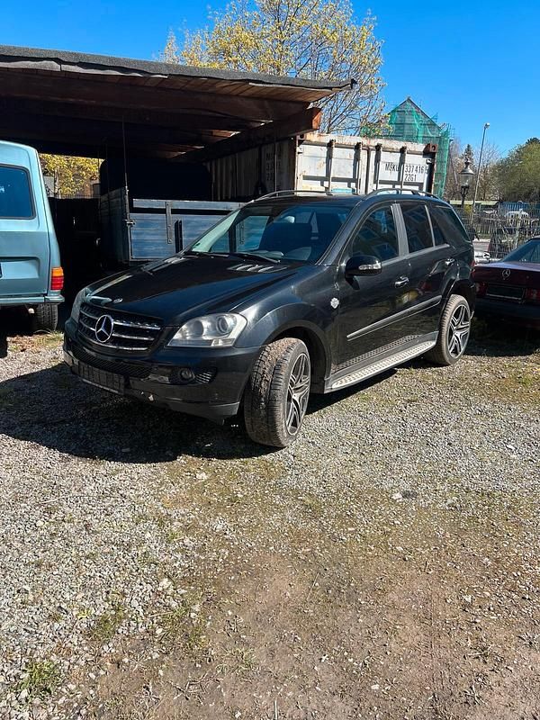 Gebraucht Mercedes ML280 AMG 190 PS (139 kW) 2006 Schwarz SUV