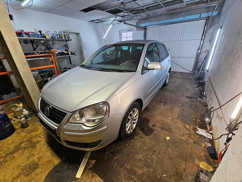 Silber Gebraucht 2008 VW Polo United Limousine | 1.800 € (Etwas zu teuer) - Bild 1/4