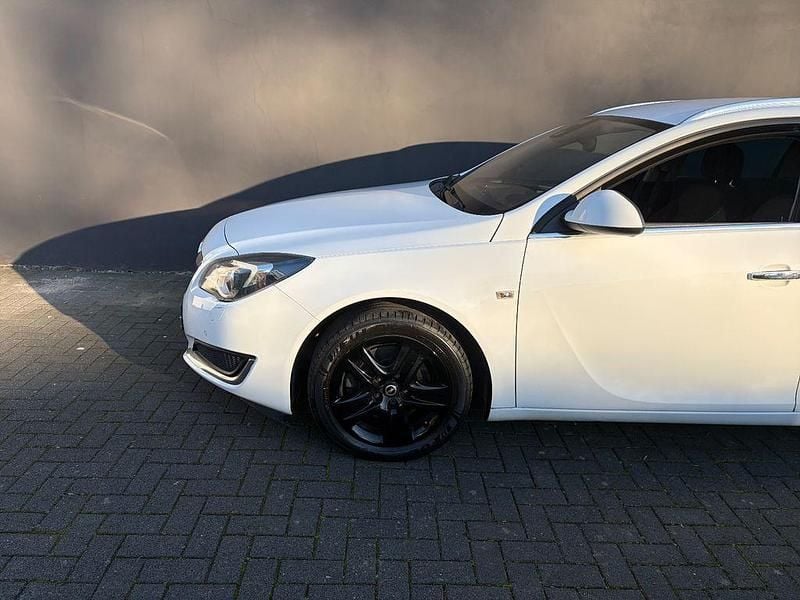 Gebraucht Opel Insignia Business Edition 170 PS (125 kW) 2016 Weiß Kombi