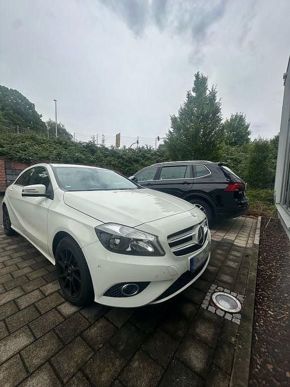 Weiß Gebraucht 2014 Mercedes A180 AMG Limousine | 11.600 € (Guter Preis) - Bild 1/4