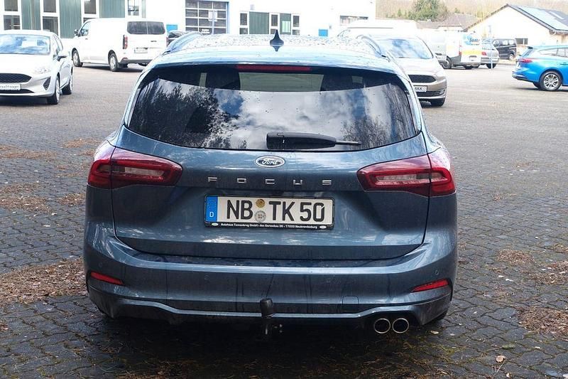 Gebraucht Ford Focus ST-Line X 155 PS (114 kW) 2024 Blau Limousine