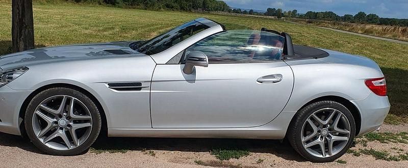 Silber Gebraucht 2011 Mercedes SLK200 Cabrio | 16.800 € (Fairer Preis) - Bild 1/4