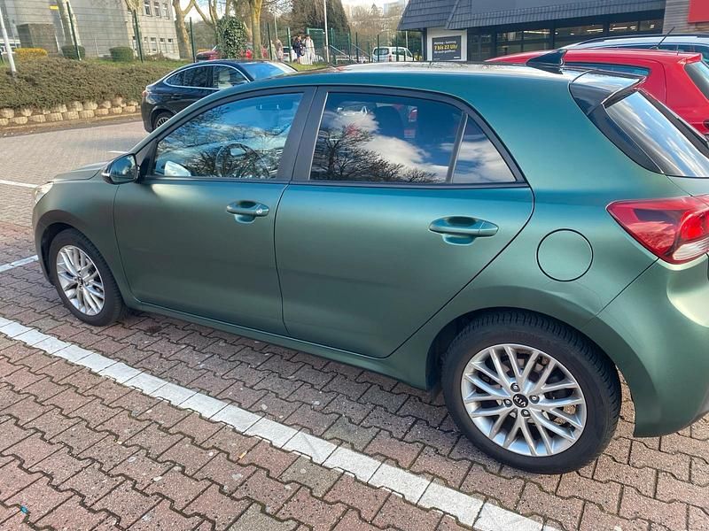 Gebraucht Kia Rio 101 PS (74 kW) 2019 Limousine