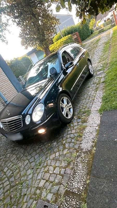Second-hand Mercedes E320 224 CP (164 kW) 2006 Negru Break