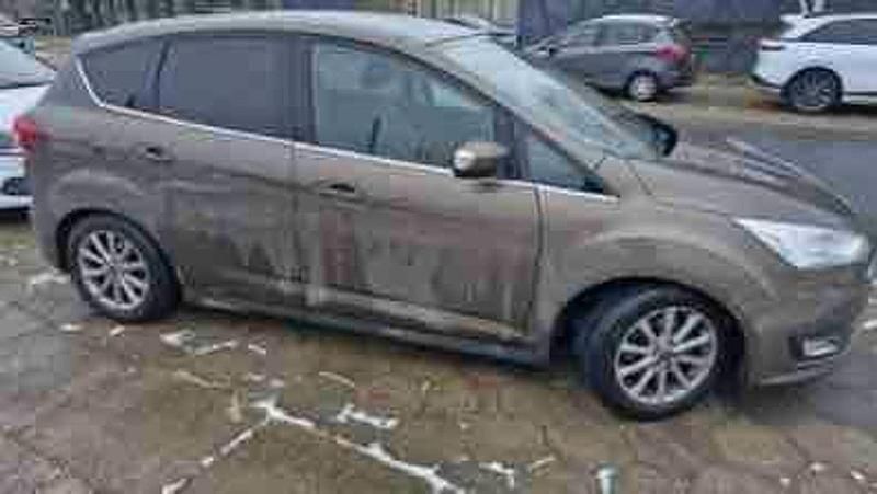 Gebraucht Ford C-MAX Titanium 125 PS (91 kW) 2015 Braun Van / Kleinbus