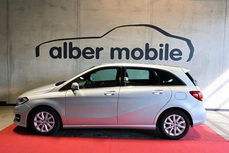 Gebraucht Mercedes B180 122 PS (89 kW) 2016 Silber Van / Kleinbus