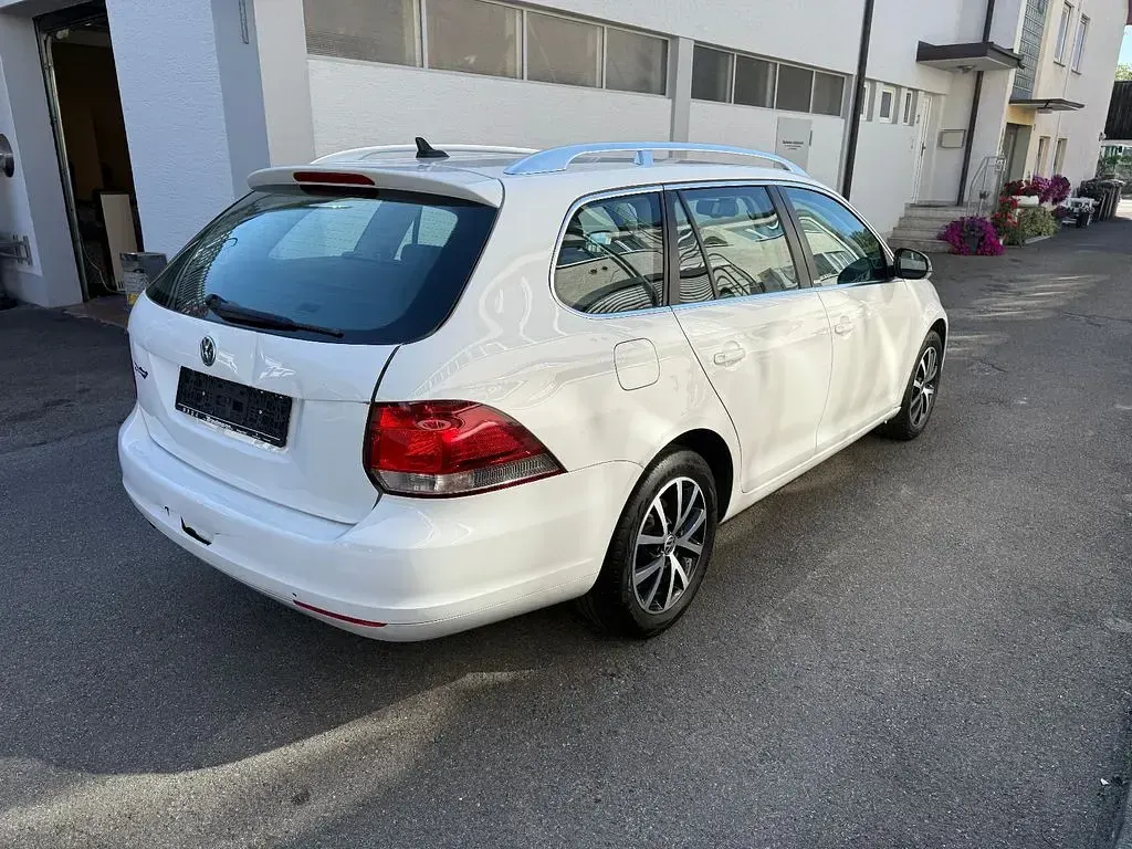 Gebraucht VW Golf VI Style 105 PS (77 kW) 2011 Weiß Kombi