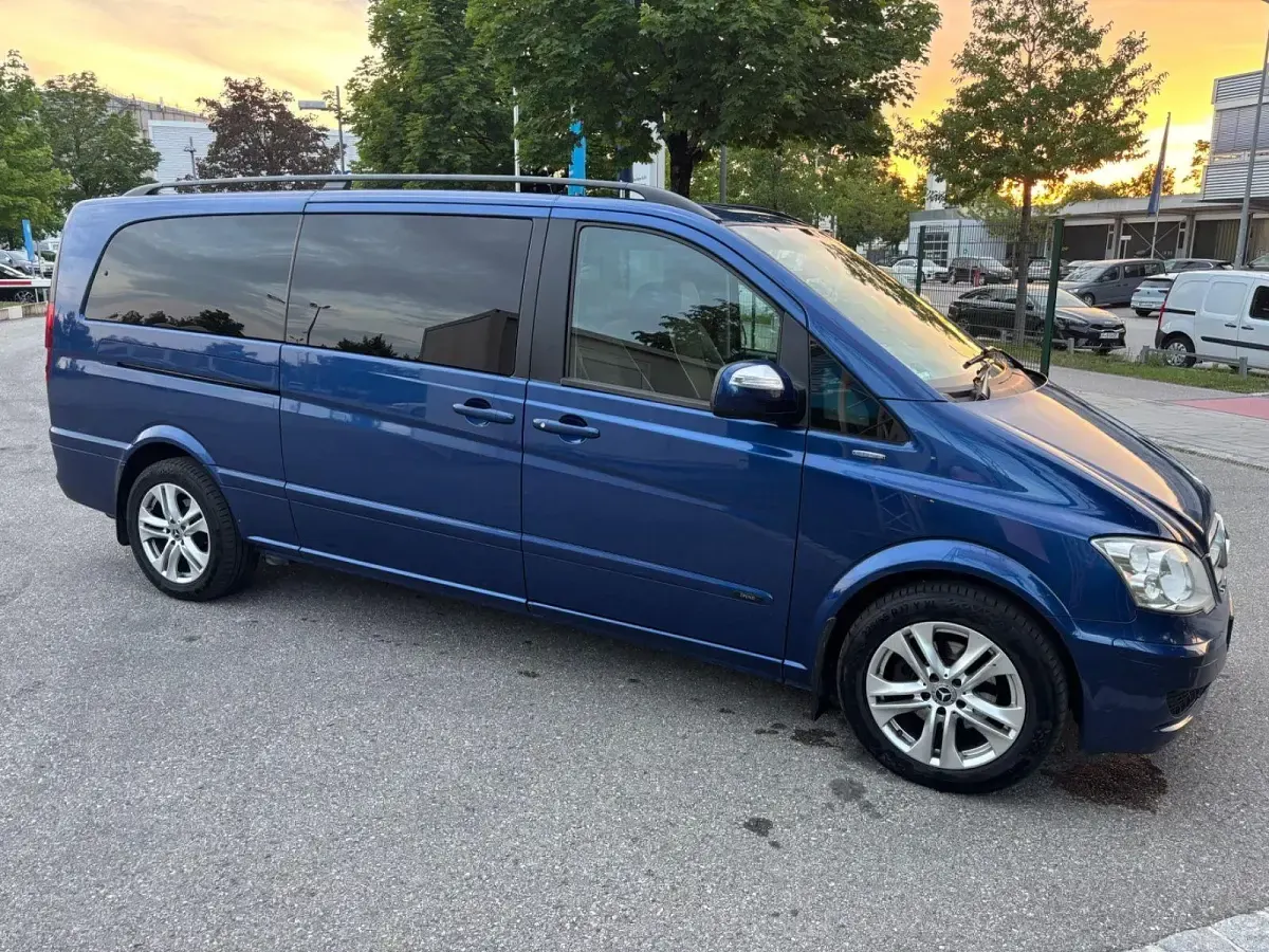 Gebraucht Mercedes Viano 163 PS (119 kW) 2011 Blau Van / Kleinbus