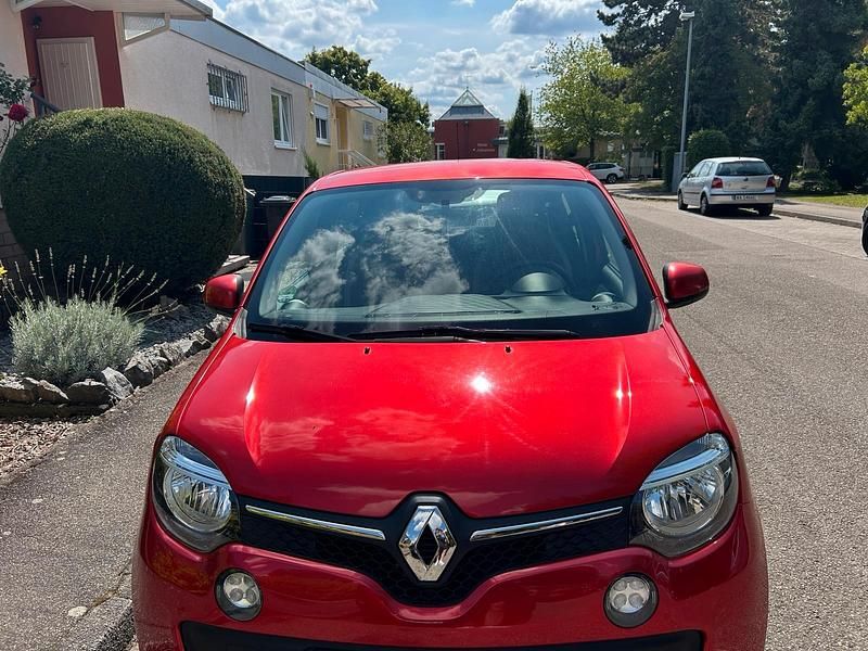 Rot Gebraucht 2017 Renault Twingo Kleinwagen | 6.700 € (Fairer Preis) - Bild 1/4
