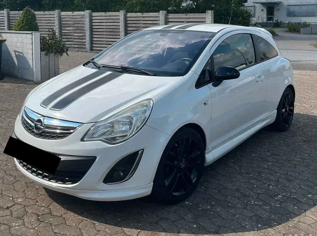 Gebraucht Opel Corsa 101 PS (74 kW) 2011 Weiß Kleinwagen