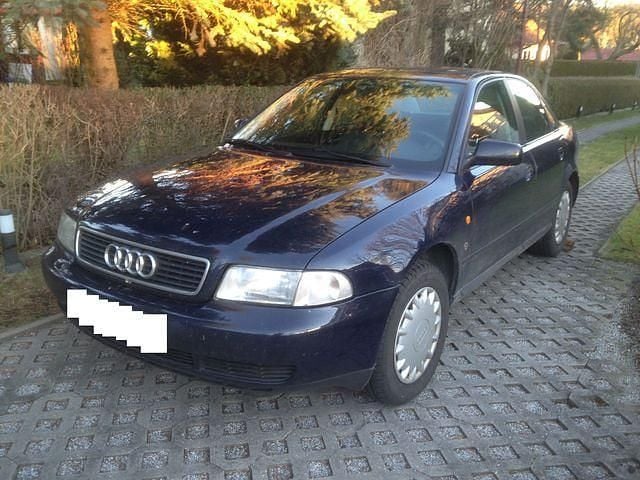 Gebraucht Audi A4 125 PS (91 kW) 1997 Blau metallic Limousine