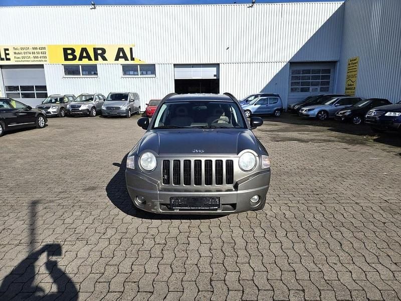 Gebraucht Jeep Compass Sport 170 PS (125 kW) 2008 Grau SUV