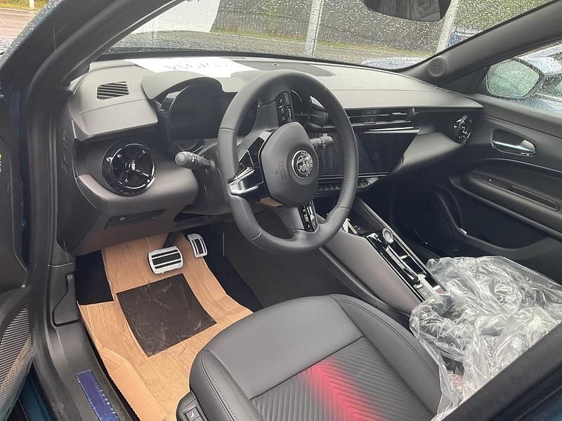 Blu navigli metallic blu navigli metallic Neu 2025 Alfa Romeo Junior Edizione Speciale SUV | 29.184 € (Superpreis) - Bild 1/2