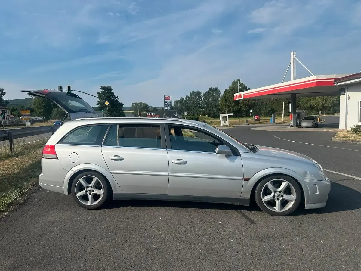 Gebraucht Opel Vectra 150 PS (110 kW) 2004 Silber Kombi