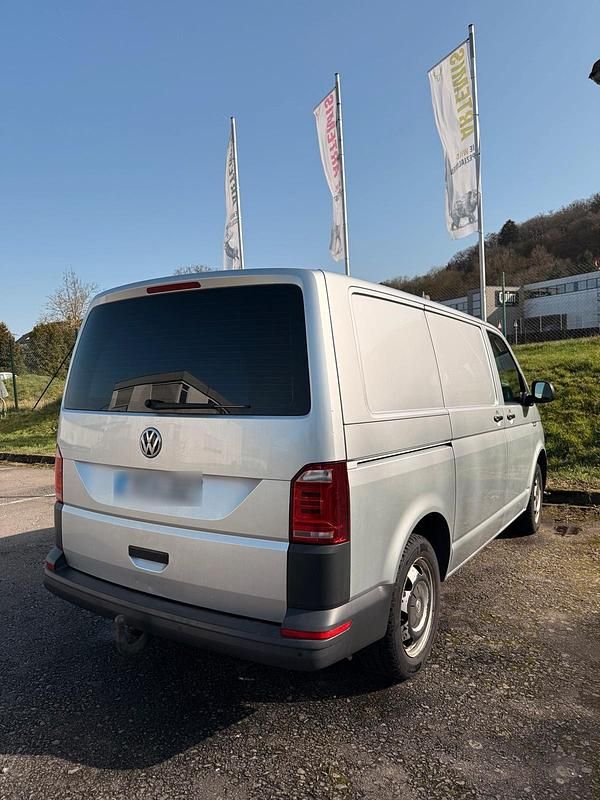 Gebraucht VW Transporter 150 PS (110 kW) 2018 Van