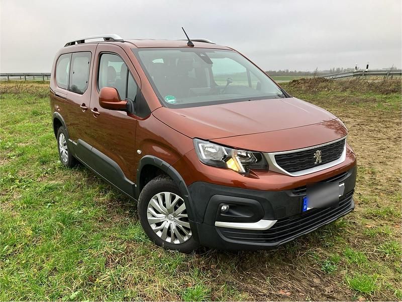 Gebraucht Peugeot Rifter Active 130 PS (95 kW) 2020 Braun Van / Kleinbus