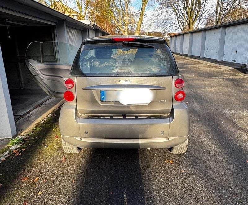 Grau Gebraucht 2011 Smart ForTwo Coupé Passion Coupé | 4.390 € (Guter Preis) - Bild 1/4