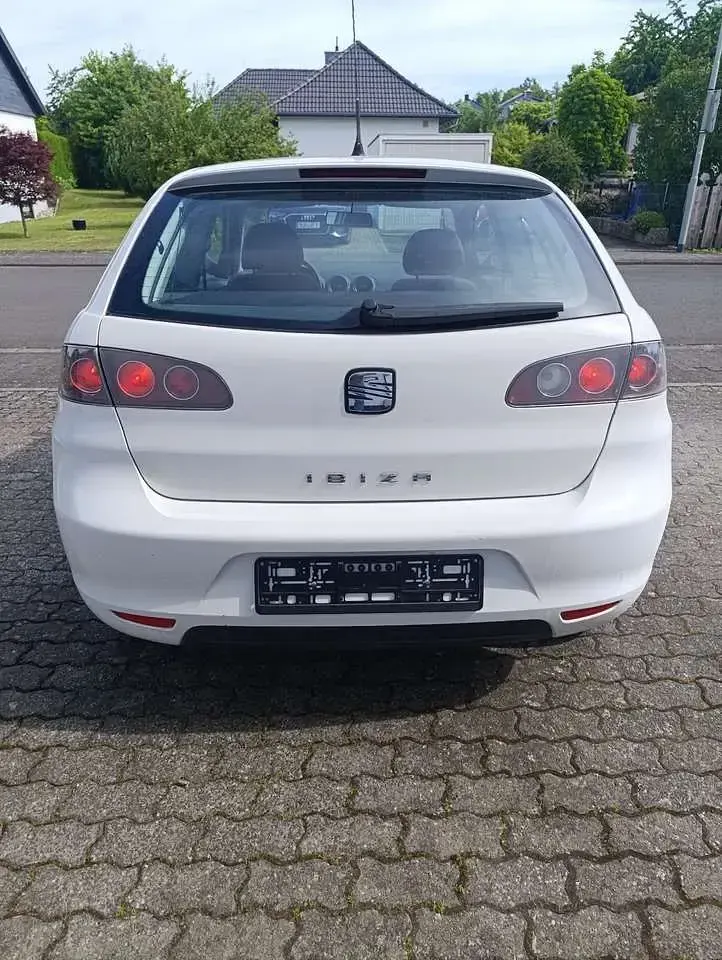 Gebraucht Seat Ibiza 64 PS (47 kW) 2007 Weiß Kleinwagen