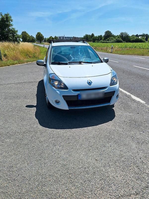 Weiß Gebraucht 2011 Renault Clio III SUV | 2.000 € - Bild 1/4