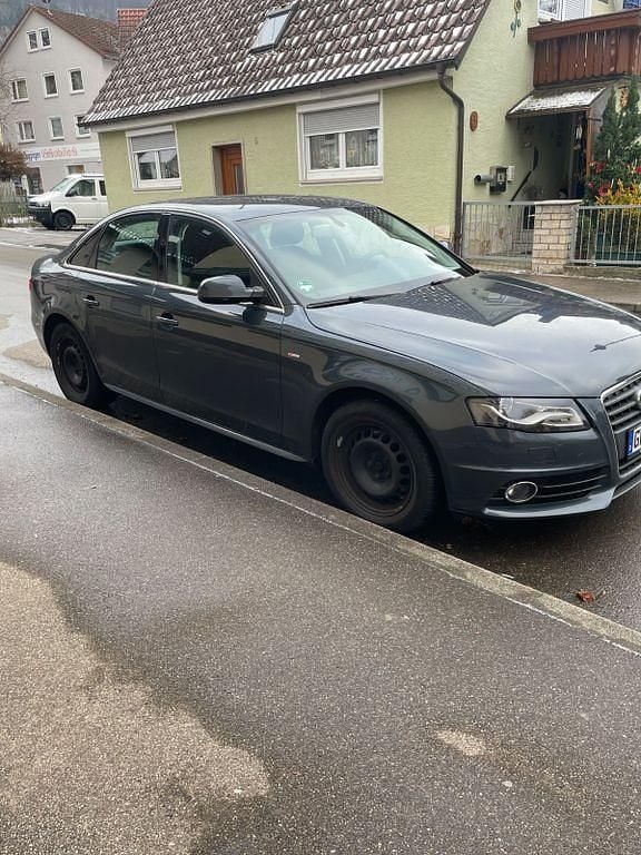 Grau Gebraucht 2011 Audi A4 Ambiente Limousine | 9.000 € (Fairer Preis) - Bild 1/4