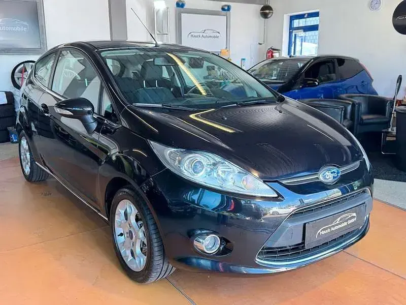 Gebraucht Ford Fiesta Titanium 97 PS (71 kW) 2012 Black metallic Kleinwagen