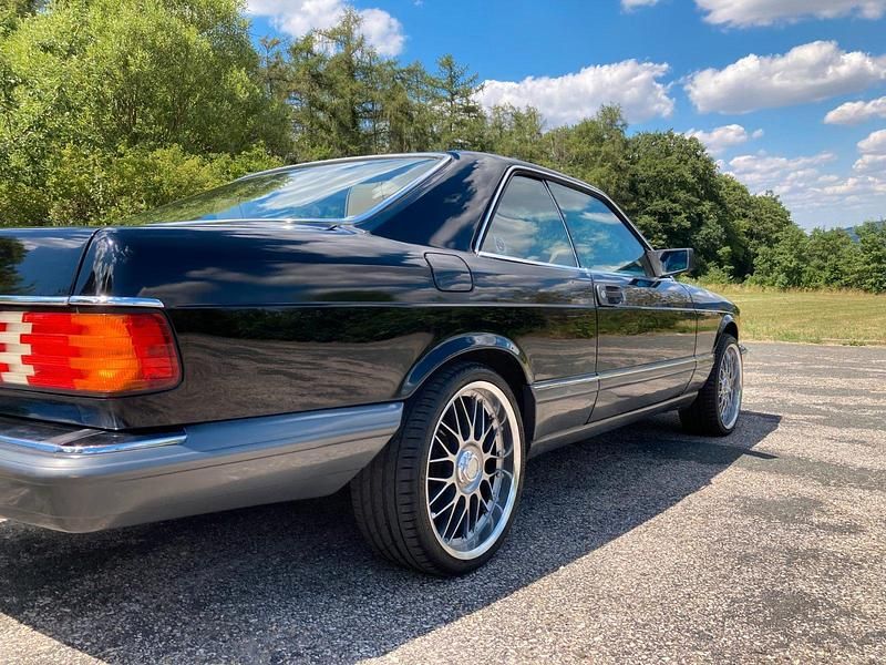 Second-hand Mercedes 560 1990 Negru Coupe