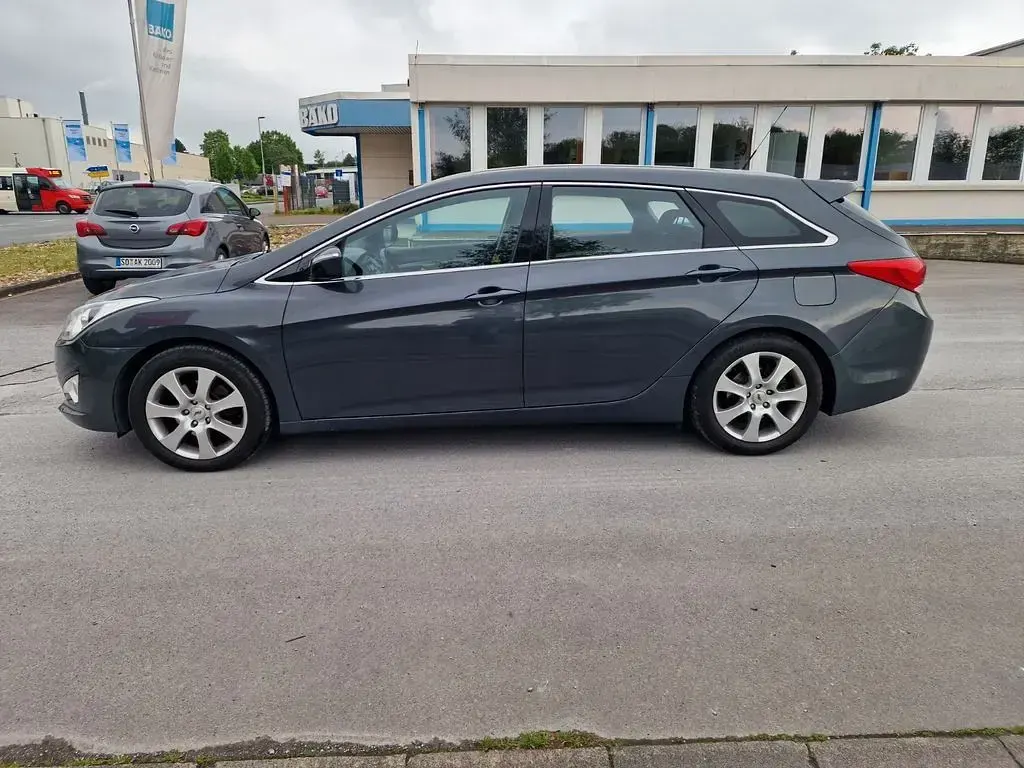Gebraucht Hyundai i40 Style 116 PS (85 kW) 2013 Grau Kombi