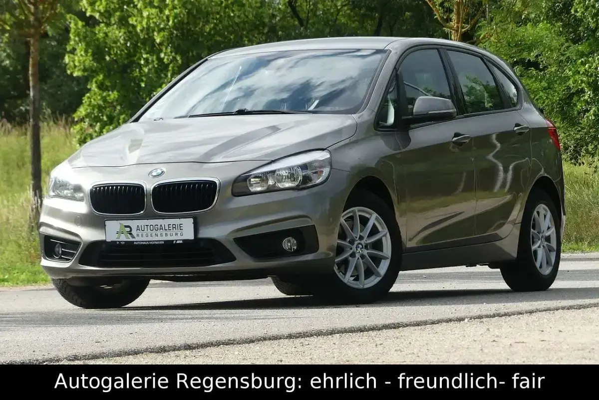 Gebraucht BMW 218 136 PS (100 kW) 2017 Platinsilber metallic Van / Kleinbus