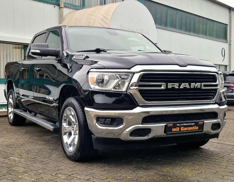 Schwarz Gebraucht 2023 Dodge Ram Abholung | 39.990 € - Bild 1/4