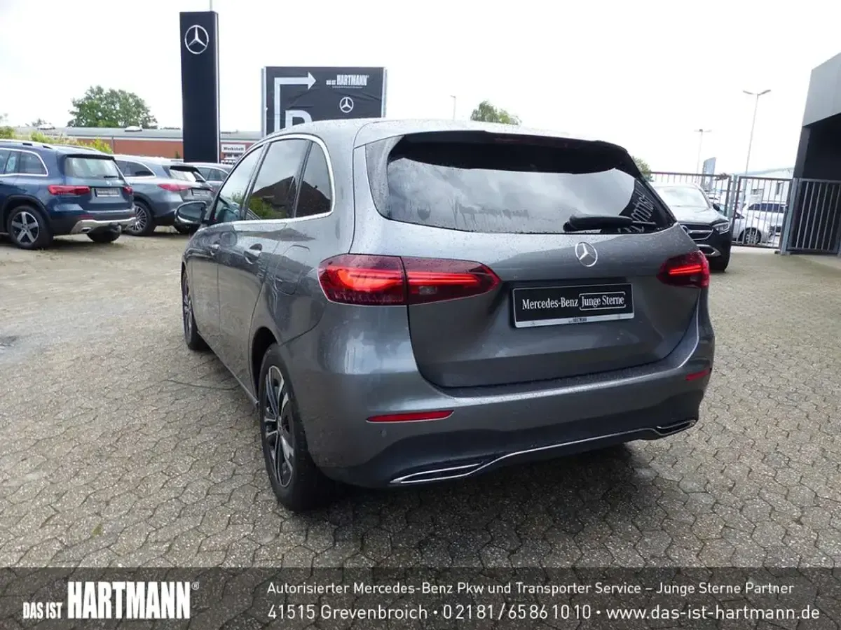 Gebraucht Mercedes B200 Progressive 163 PS (119 kW) 2025 Metalliclack mountaingrau Kleinwagen