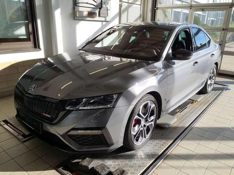 Graphitegrau metallic Gebraucht 2022 Skoda Octavia RS Limousine | 32.925 € (Etwas zu teuer) - Bild 1/2