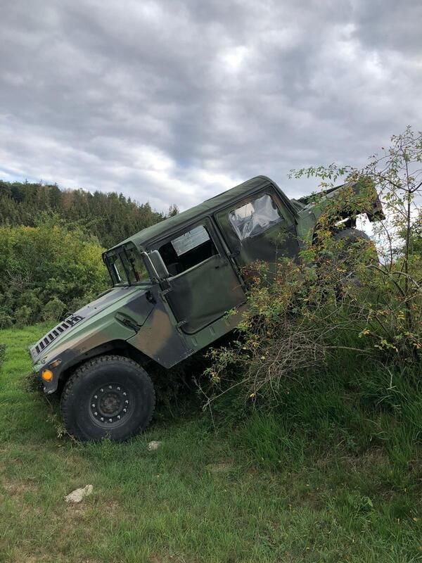 Grün Gebraucht 1987 Hummer H1 SUV | 32.500 € - Bild 1/4