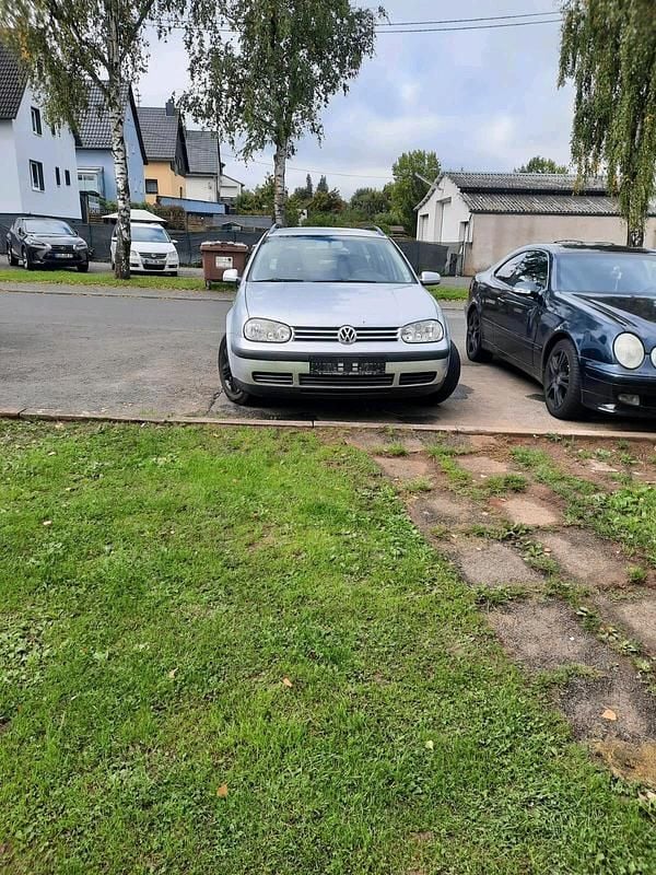 Silber Gebraucht 2005 VW Golf IV Kombi | 800 € (Superpreis) - Bild 1/4